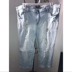 Light wash distressed crops